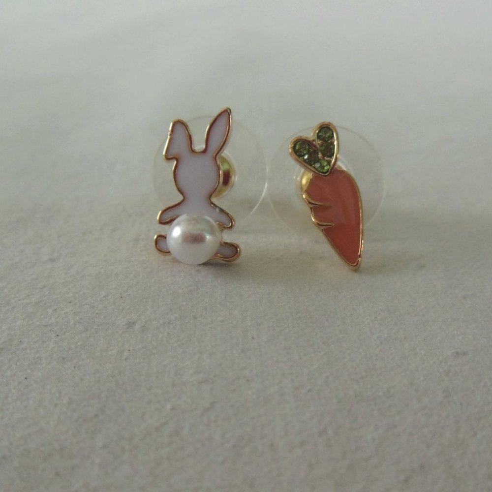 Gold Tone Bunny and Carrot Earrings